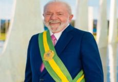 <a href='http://www.ouropretoonline.com/modules/news/article.php?storyid=117675'>Lula se autointitula o melhor presidente da histria do Brasil</a>