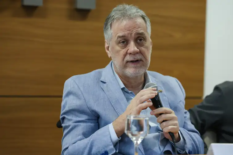 Tomaz Silva/Agência Brasil Rio de Janeiro (RJ), 24/07/2026 – O reitor da Universidade Federal Fluminense (UFF), Antonio Claudio Lucas da Nóbrega durante apresentação da programação da 78ª Reunião Anual da Sociedade Brasileira para o Progresso da Ciência (SBPC), no campus da universidade, em Niterói (RJ). Foto: Tomaz Silva/Agência Brasil